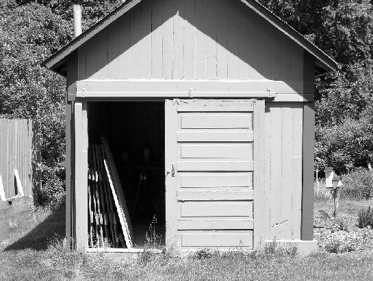 shed_bw.JPG
